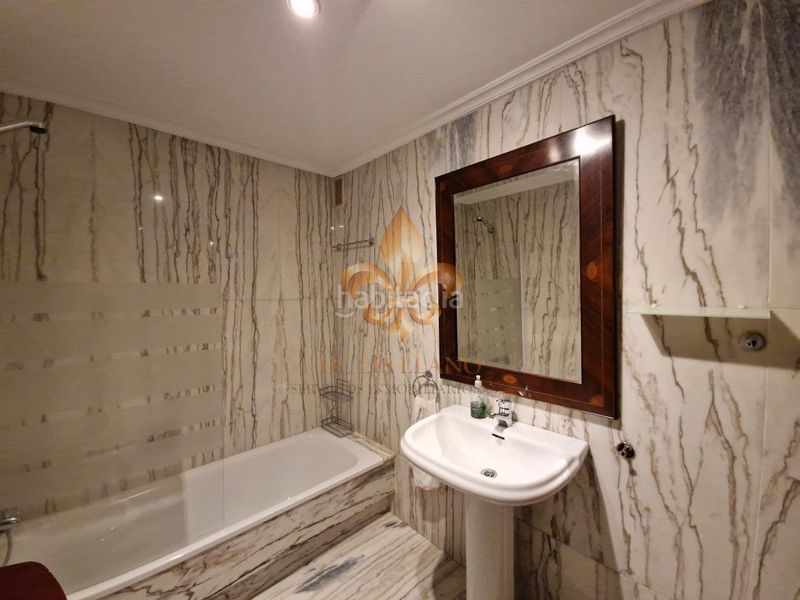 Foto 1430f2cb-1793-495c-b12a-49097cc511f9. Rent flat with heating in Centro - Areal Vigo