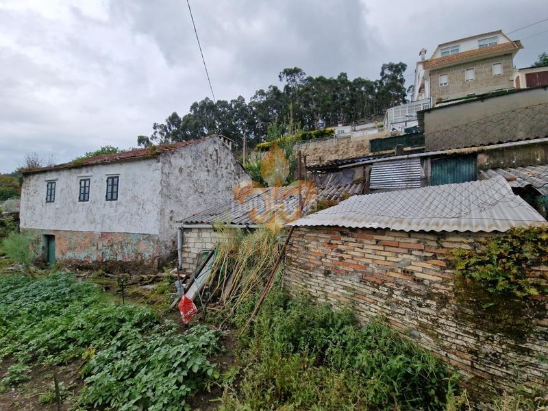 Foto f1ac82d5-0cee-40e6-b8a6-b718e1f7ddc4. Casa amb aparcament a Redondela