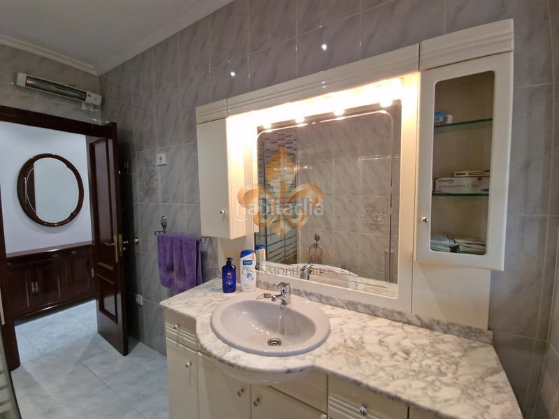 Foto 330d3bf7-20bd-4437-875a-57338dd30105. Casa en Lavadores Vigo