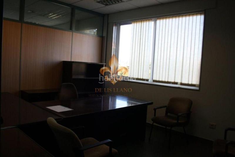 Foto 16cf0ff2-8dfe-4506-bdf0-57624d8db052. Rent office space with heating in Lavadores Vigo