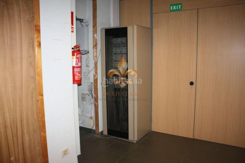 Foto 30a5537f-c12a-475a-a942-7bd2ca113f4d. Alquiler oficina en Lavadores Vigo