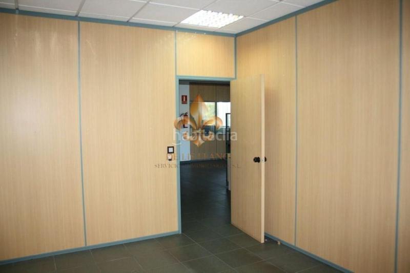 Foto 3fe0d277-011b-49f0-bcb7-d8f6c816a965. Alquiler oficina en Lavadores Vigo