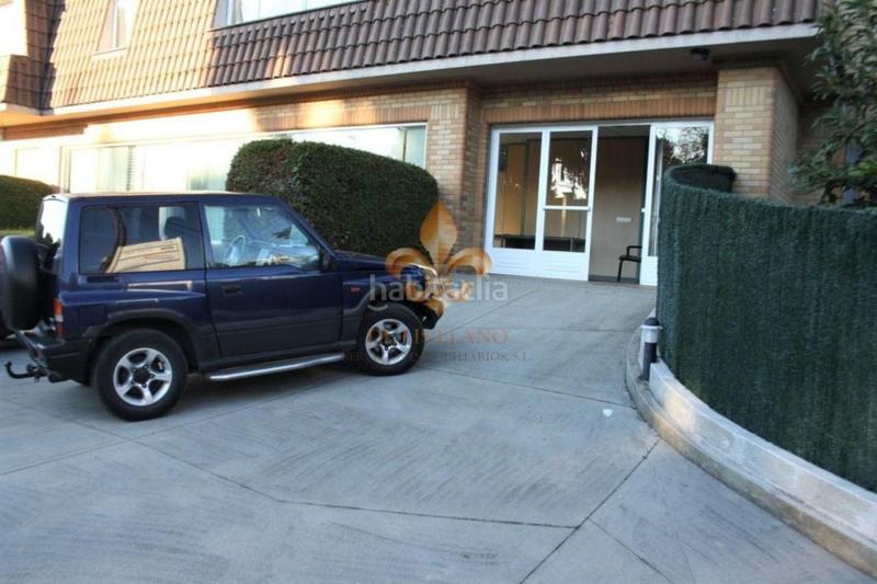 Foto 94d63c8c-2c56-4404-bf76-cef39c9f47dd. Lloguer oficina amb calefacció a Lavadores Vigo