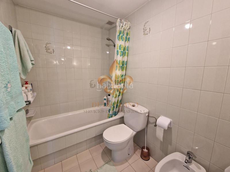 Foto dd4dbca2-6cf8-4e8e-b59b-4e42e854c468. Pis amb calefacció aparcament a Sanxenxo pueblo Sanxenxo