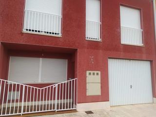 Alquiler Casa adosada  Calle la serrana. Unifamiliar en venta en calamocha