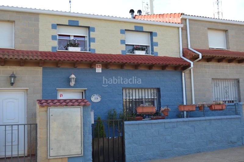 Foto bde88f85-250f-4d62-8679-05ce37b00a2d. Casa a schiera con parcheggio in Villahermosa del Campo