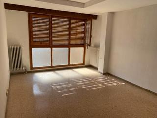 Pis a Calamocha. Se vende piso céntrico en calamocha