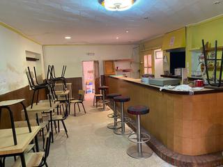 Mas à Tornos. En venta bar en tornos