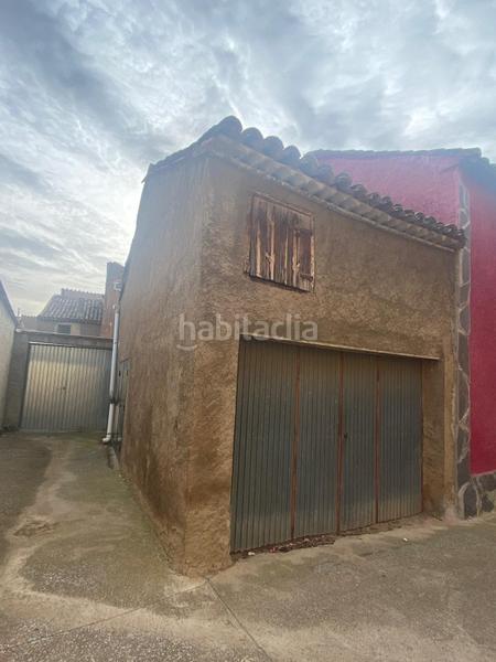 Foto 76aca518-82cd-4973-9ae0-e7c04a4d9879. Aparcament cotxe a San Martín del Río