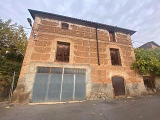 Local commercial à San Martín del Río. En venta almacén en san martín del río