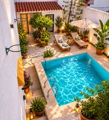 Casa en Calle juan de ledesma 27. ?? casa con piscina privada, patio andaluz y gran azotea