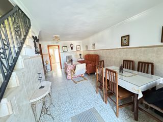 House  Avenida de sevilla 27. Casa en venta en el real de la jara, sevilla