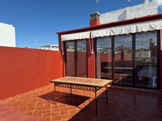 Miete Dachwohnung in Calle mairena 14. Ático en alquiler en pleno centro de alcalá de guadaíra | gran t