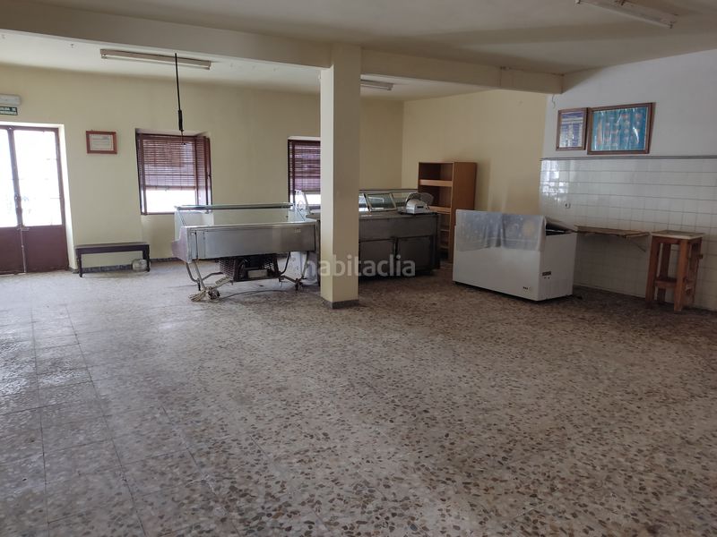 Foto d30b7f5f-f2f4-4056-be5a-6fbb6a2b3680. Local comercial a Burguillos del Cerro