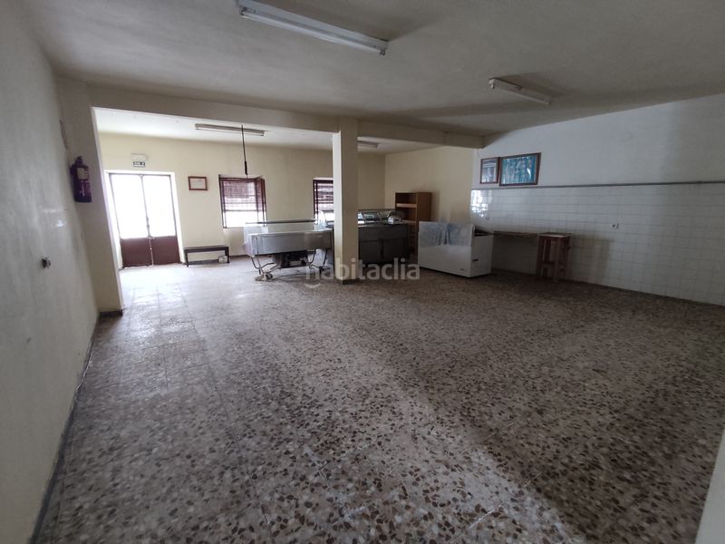 Foto fabc525f-7992-45e6-80d0-be1c31e38b06. Local comercial a Burguillos del Cerro