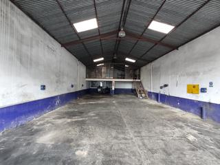 Bâtiment à usage industriel  Calle arias montano. Se vende nave industrial de unos 280 metros cuadrados