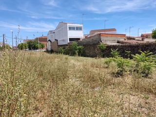 Terreno residenziale  N/a. Parcela urbana de 335 metros cuadrados