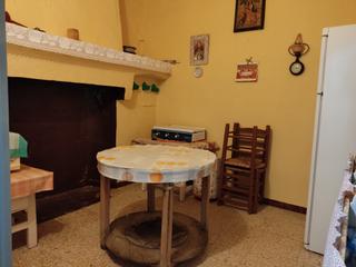 Maison  N/a. Casa de tres dormitorios con patio de unos 40 metros cuadrados