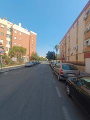 Pis a Calle cazalla de la sierra 40. Piso familiar en sevilla