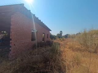 Rural plot in Castilblanco de los Arroyos. Terreno con casa en castilblanco