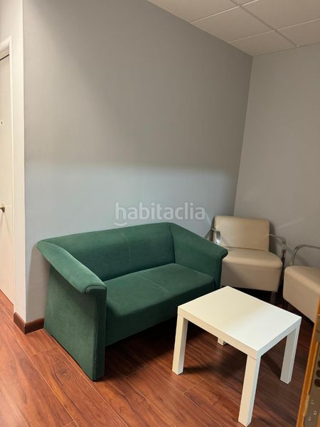 Foto 04ae3944-a005-4809-84d7-bf8f73c2a2ec. Oficina a Salteras