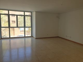 Pis en Estaci�n - Universidad. Activo para inversores, contrato de alquiler en vigor, adquisici