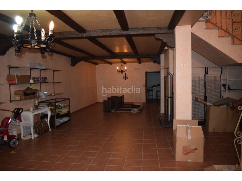 Foto 413233bf-9a49-4dd6-bfd7-4b9c46ede1f8. Local comercial a Baena