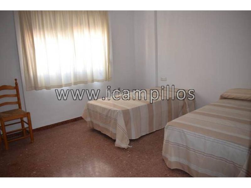 Foto bbdc48cd-0446-4652-b765-89987bc2e659. Piso  todo exterior. a un paso del parque. en Baena
