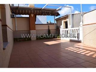 Casa a Baena. Casa nueva, cochera 2 coches, patio, terraza, lalefacc. a.a. y p