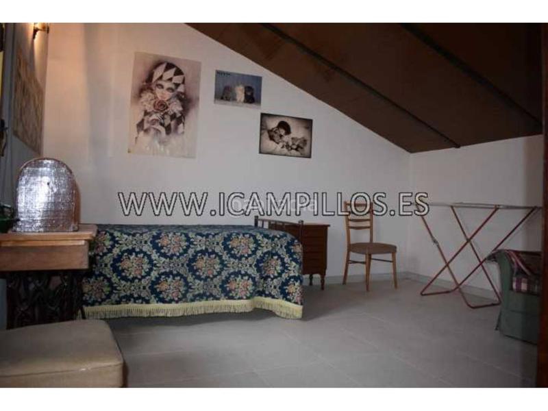 Foto 50e27372-56eb-4d05-8df1-9eb2db593e02. Casa  xxxl con ascensor, 2 patios, grandisima cochera, inmensa terraza....... en Baena