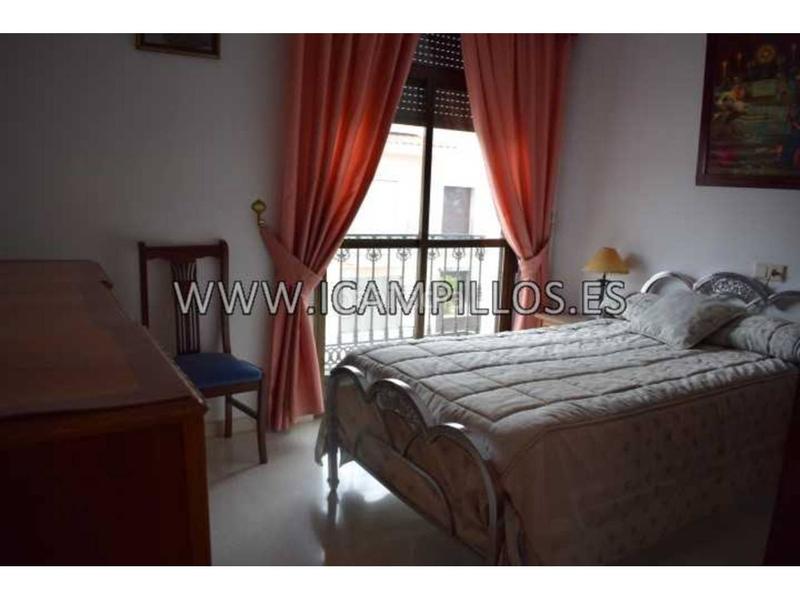Foto 877da828-d904-47b2-ad96-0db64be947a9. Casa  xxxl con ascensor, 2 patios, grandisima cochera, inmensa terraza....... en Baena
