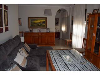 Gebäude in Baena. Edificio en zona exclusiva !! con locales comerciales a distinta