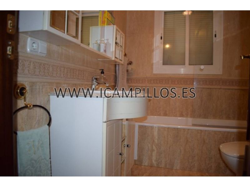 Foto e68fcaab-62da-4753-9f56-fe8391e5394e. Pis amb aparcament a Baena