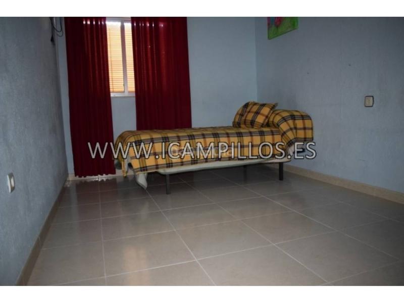Foto 949268c3-3584-4e81-8be9-b3820e333962. Piso  bajo con patio y cochera o local de 40 m2 aprox. en Baena