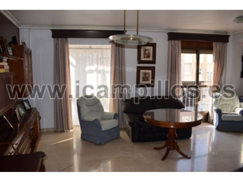 Foto d811761c-ec35-4207-a7fc-35d9d1e99c0a. Casa amb aparcament a Baena