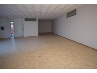 Lloguer Local Comercial a Baena. Local comercial en buena zona por sólo 600mes!!!!!!