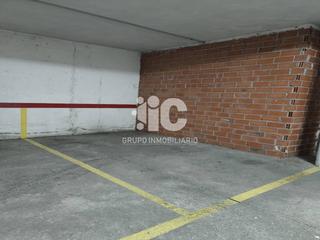 Aparcament cotxe a Baena. Parking en zona de dificil aparcamiento