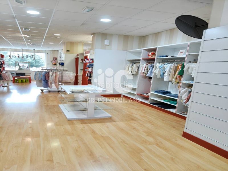 Foto 877ea2f0-83c8-440b-aa69-461342cc94c0. Edificio in Baena
