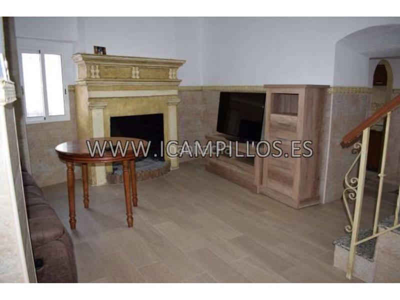 Foto 22b6c809-69d1-402e-a7e6-c8d0b6f3cf04. Casa  con chimenea. 3 dor. 1 baño, patio y cochera.. en Baena