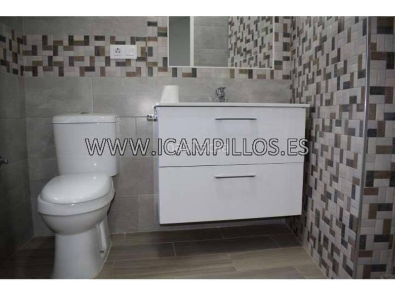 Foto 99d44ac1-9512-4637-bc41-27e210b2d7db. Casa  con chimenea. 3 dor. 1 baño, patio y cochera.. en Baena