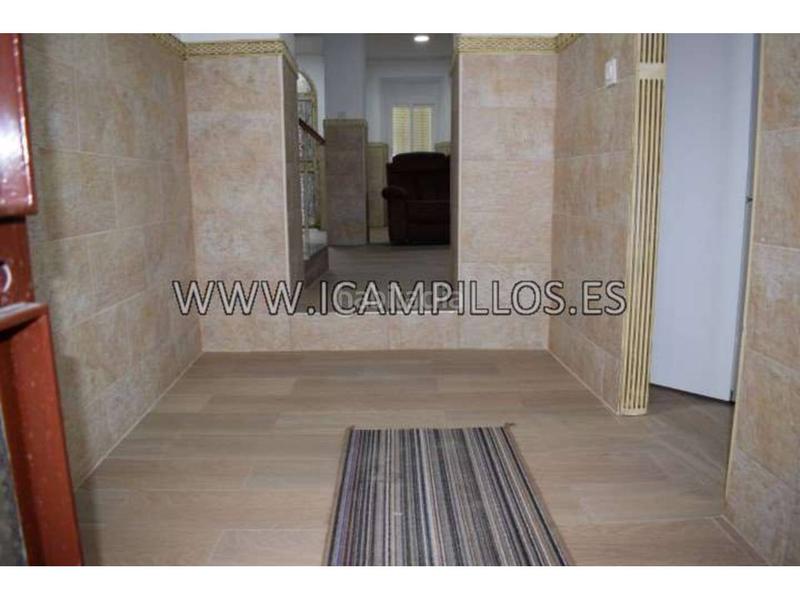 Foto b617097e-d034-4a3e-9efc-2b04d72ea1ea. Casa  con chimenea. 3 dor. 1 baño, patio y cochera.. en Baena