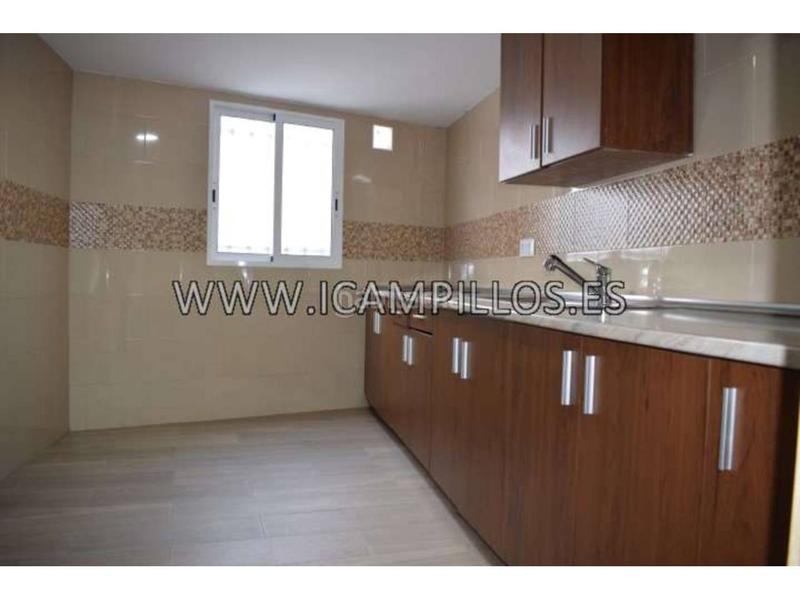Foto bb4714ca-3aae-434e-bf8c-b486d733750a. Casa  con chimenea. 3 dor. 1 baño, patio y cochera.. en Baena