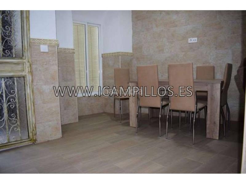 Foto f24b38b4-9a76-4236-b605-86561cdae641. Casa  con chimenea. 3 dor. 1 baño, patio y cochera.. en Baena