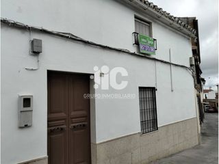 Haus  Calle doctor fernandez carrillo. Casa en espejo