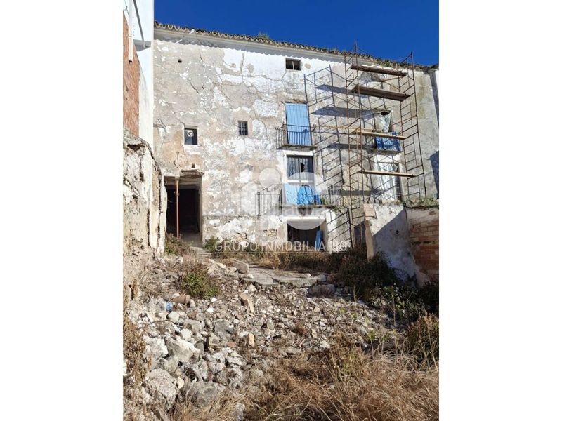 Foto f0a6e612-fcbb-4476-aad8-4171f3018082. Casa a Baena
