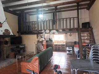 Casa  Calle los califas. Se vende casa adosada