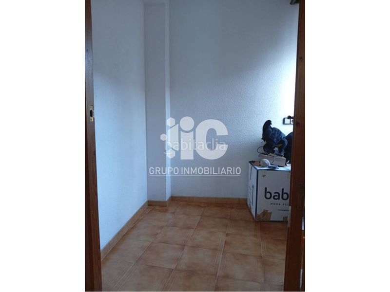 Foto 3c70a5f0-13f1-4e09-bc17-c5df75642432. Edificio  compuesto de local comercial 2 pisos buhardilla terraza en Baena