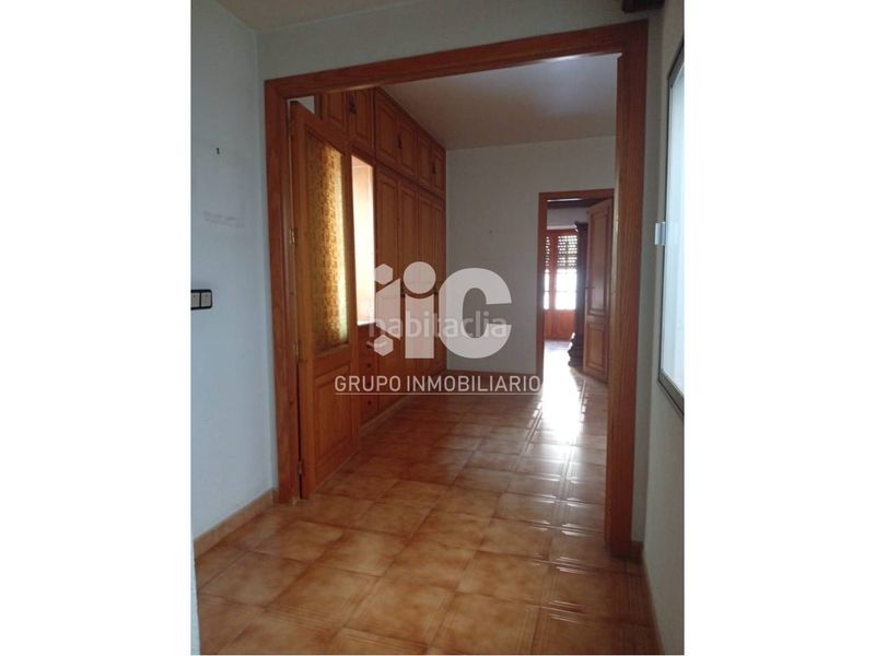 Foto d62930a5-6373-4541-8666-9d515b6acb9b. Edificio  compuesto de local comercial 2 pisos buhardilla terraza en Baena