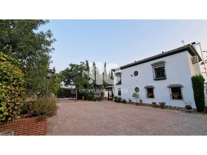 Foto f0cf2256-1b17-4b52-b458-0ba95395f5e6. Masia amb aparcament piscina a Baena