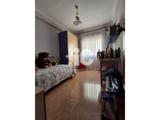 Flat in Baena. Se vende piso céntrico en baena